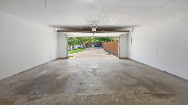 1101 Montego Road, Fort Worth, TX 76116