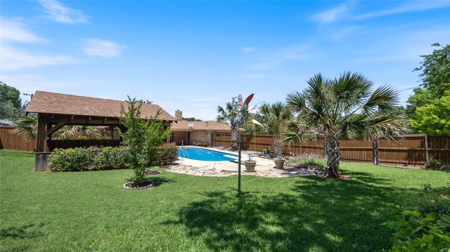 1101 Montego Road, Fort Worth, TX 76116