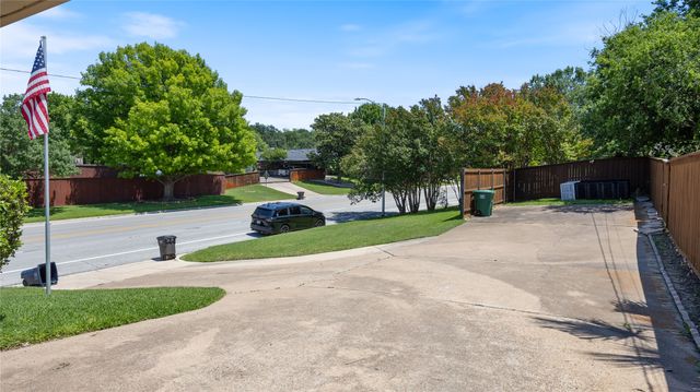 1101 Montego Road, Fort Worth, TX 76116