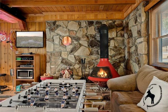 348 Brentwood, Lake Arrowhead, CA 92352