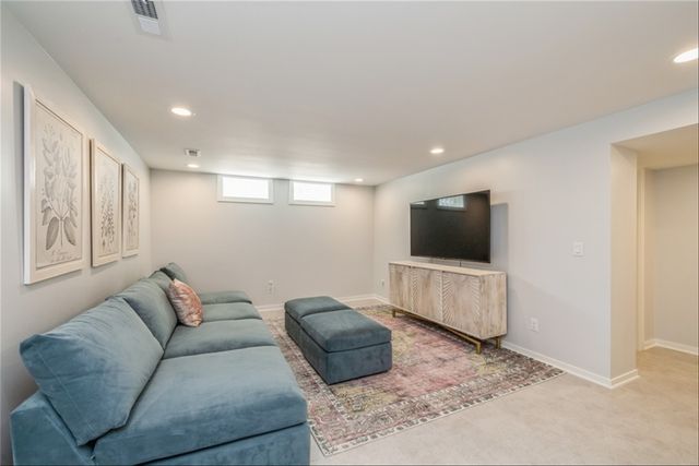 124 34th Street, Des Moines, IA 50312