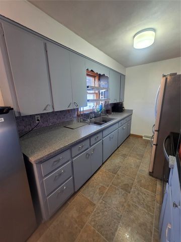 2908 Schultz Drive NW, Cedar Rapids, IA 52405