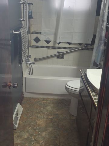 2908 Schultz Drive NW, Cedar Rapids, IA 52405