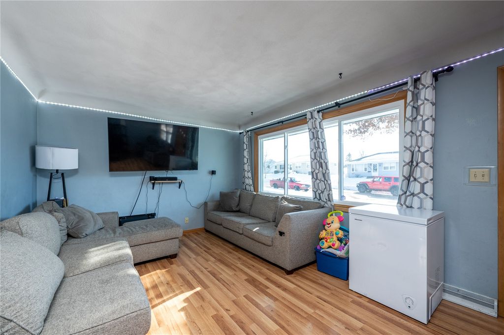 2908 Schultz Drive NW, Cedar Rapids, IA 52405