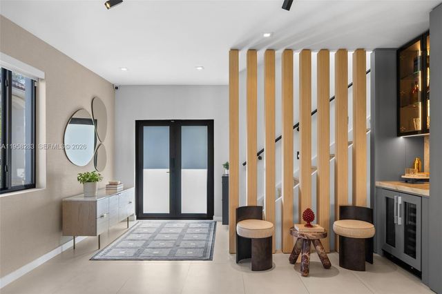 1077 Golden Cane Dr, Weston, FL 33327