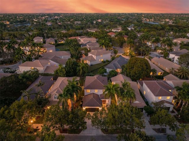 1077 Golden Cane Dr, Weston, FL 33327