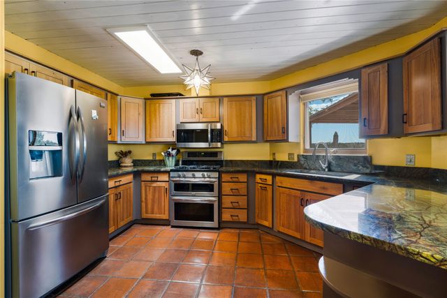 5 Cerrado Court, Santa Fe, NM 87508