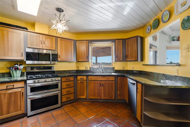 5 Cerrado Court, Santa Fe, NM 87508