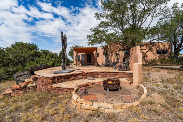 5 Cerrado Court, Santa Fe, NM 87508