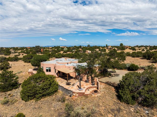 5 Cerrado Court, Santa Fe, NM 87508