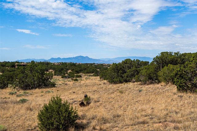 5 Cerrado Court, Santa Fe, NM 87508