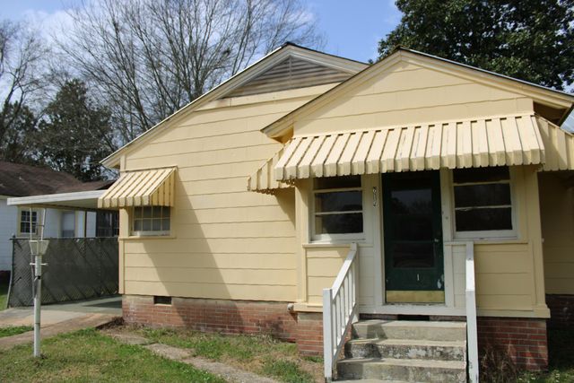 1619 Williams St., Prentiss, MS 39474