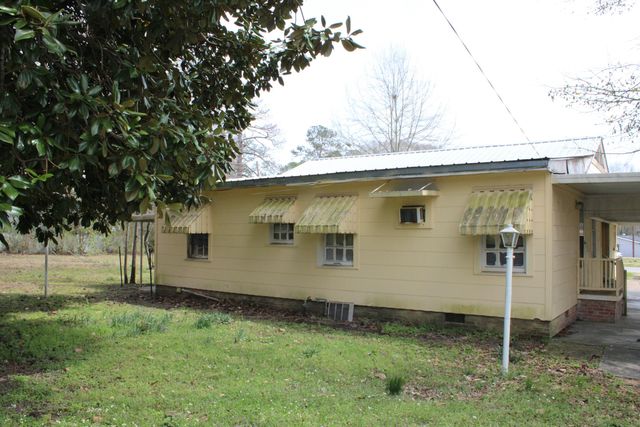 1619 Williams St., Prentiss, MS 39474