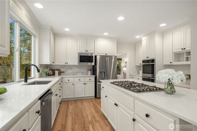 2211 274th Court SE, Sammamish, WA 98075