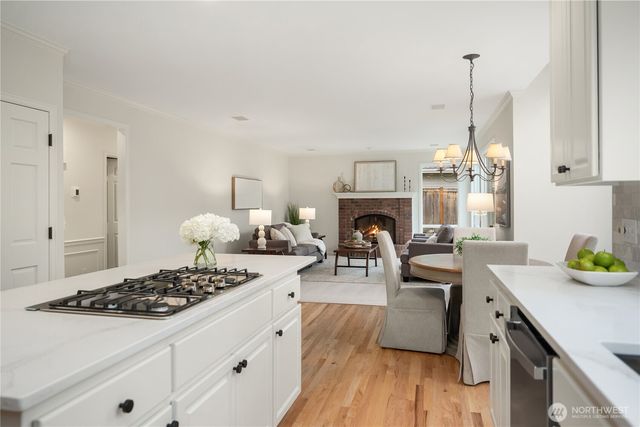 2211 274th Court SE, Sammamish, WA 98075