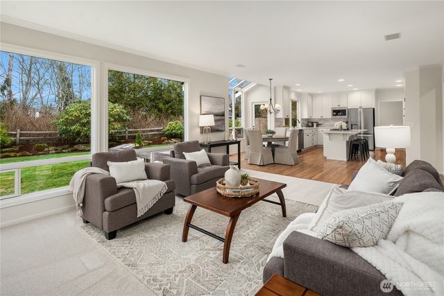 2211 274th Court SE, Sammamish, WA 98075