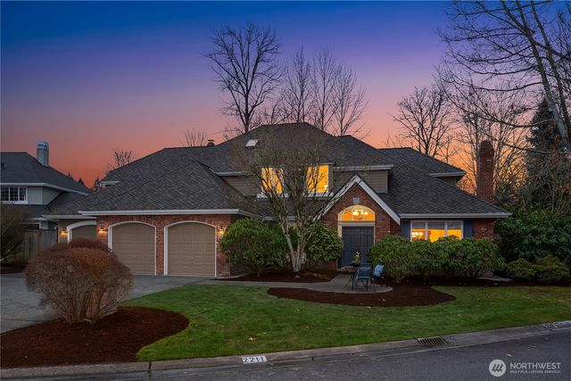2211 274th Court SE, Sammamish, WA 98075