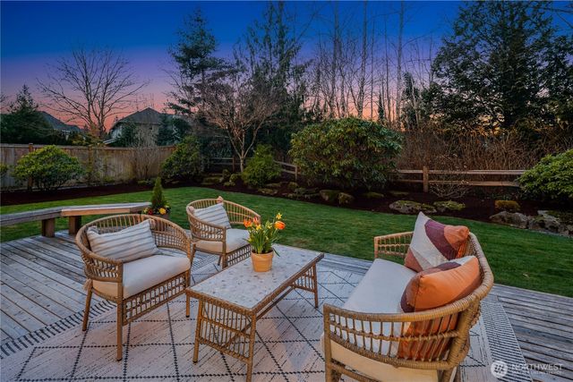 2211 274th Court SE, Sammamish, WA 98075