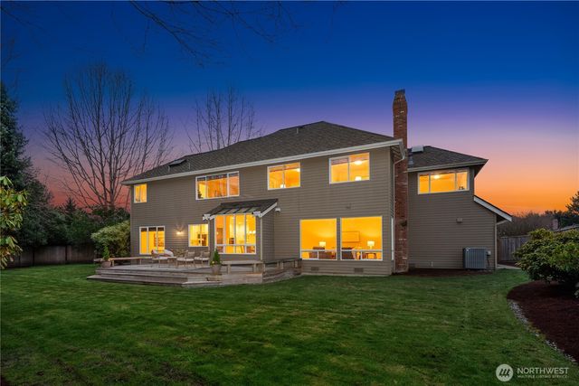 2211 274th Court SE, Sammamish, WA 98075