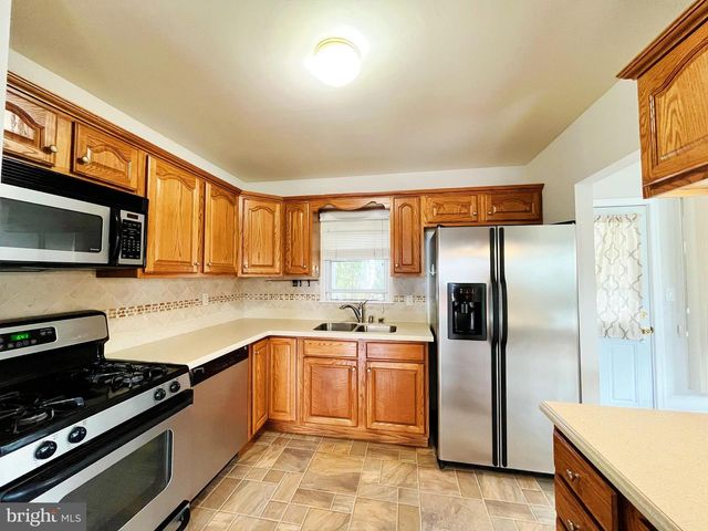 920 VANDERWOOD, Baltimore, MD 21228