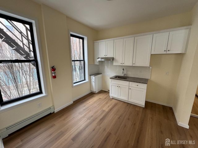 290 King Street 1, Perth Amboy, NJ 08861