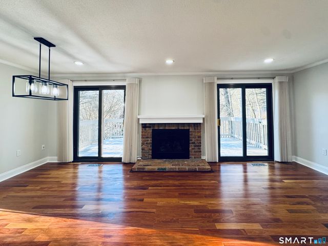 2 Highland Square 2, Avon, CT 06001