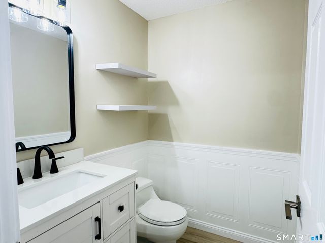 2 Highland Square 2, Avon, CT 06001