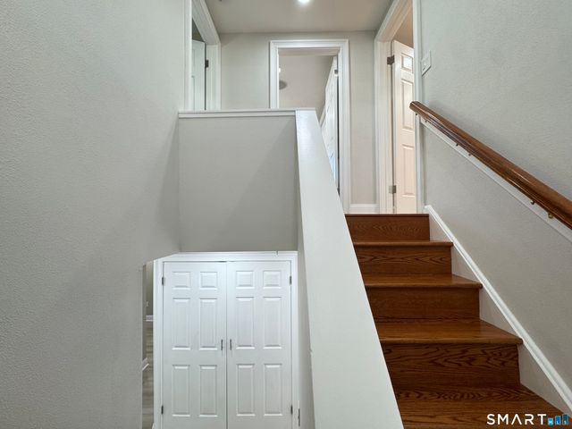 2 Highland Square 2, Avon, CT 06001