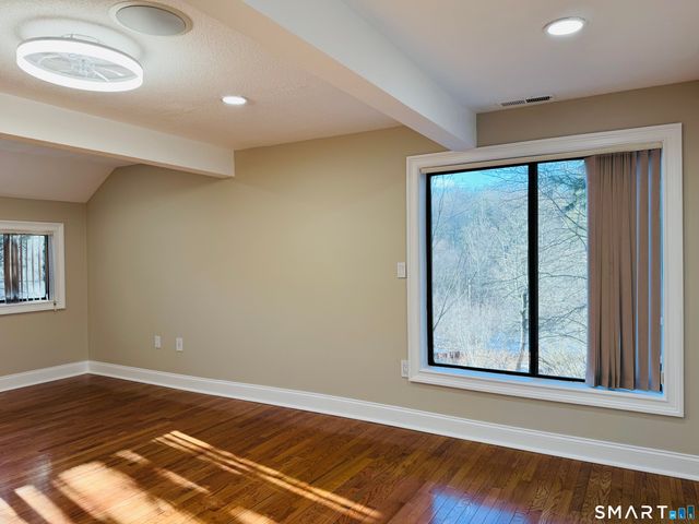 2 Highland Square 2, Avon, CT 06001