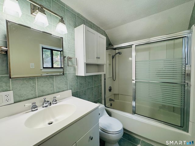 2 Highland Square 2, Avon, CT 06001