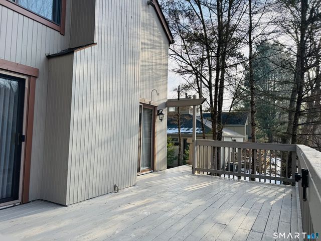 2 Highland Square 2, Avon, CT 06001