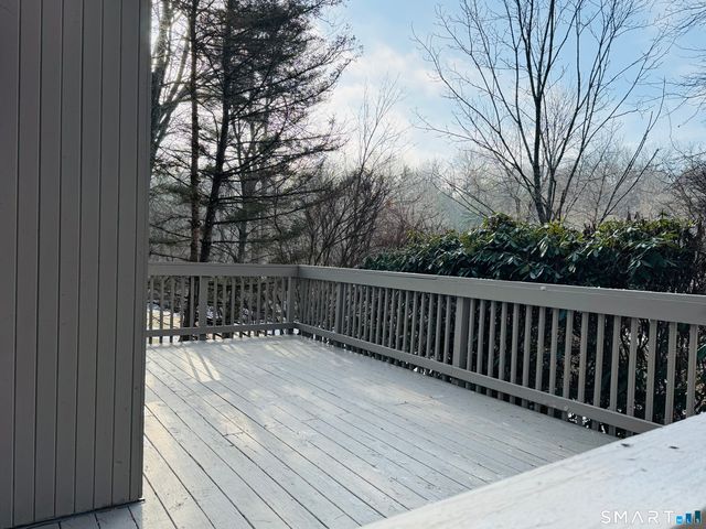 2 Highland Square 2, Avon, CT 06001