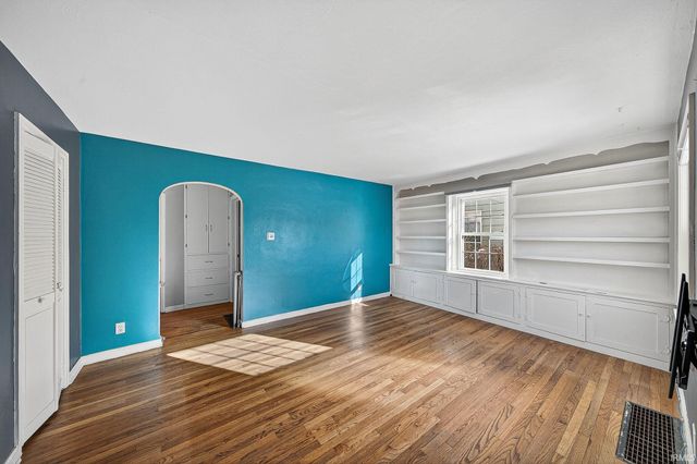 2106 Hollywood Place, South Bend, IN 46616