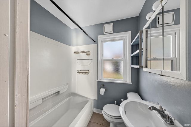 2106 Hollywood Place, South Bend, IN 46616