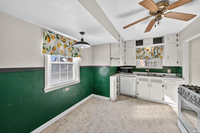 2106 Hollywood Place, South Bend, IN 46616