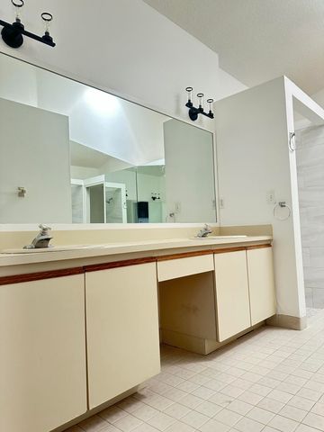 7729 Forest Green Lane, Boynton Beach, FL 33436