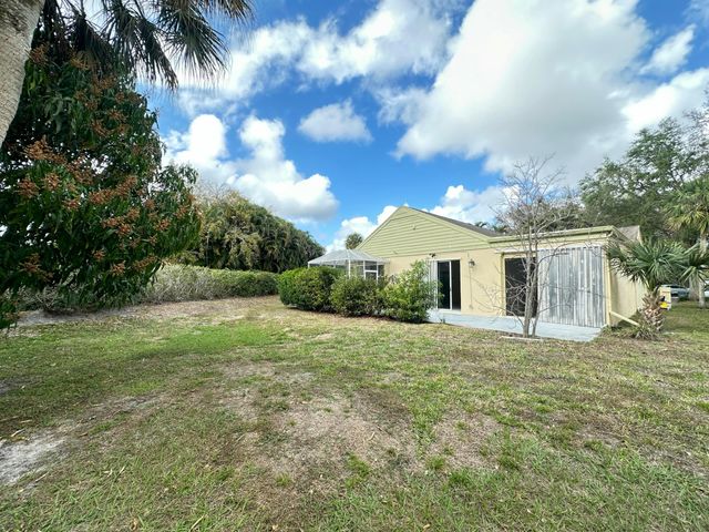 7729 Forest Green Lane, Boynton Beach, FL 33436