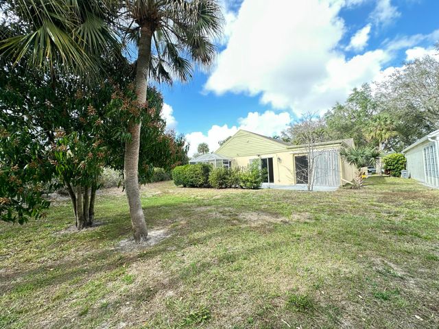 7729 Forest Green Lane, Boynton Beach, FL 33436