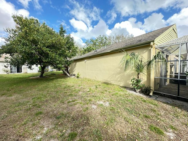 7729 Forest Green Lane, Boynton Beach, FL 33436