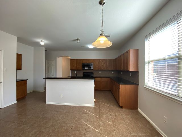 2913 Castlebend Drive, Seagoville, TX 75159