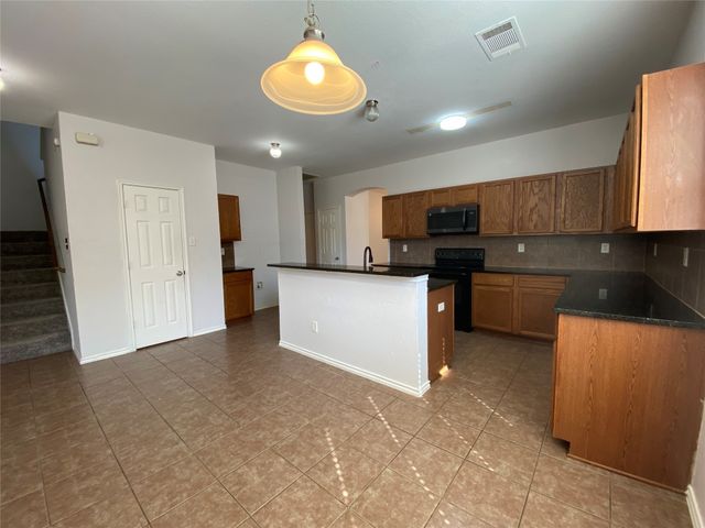 2913 Castlebend Drive, Seagoville, TX 75159