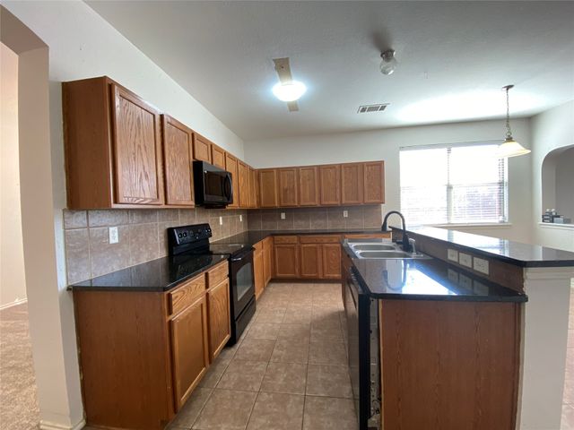 2913 Castlebend Drive, Seagoville, TX 75159