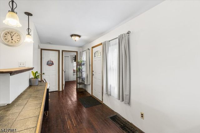 17 Clove Rd, Montague Twp., NJ 07827