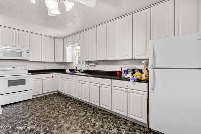 6308 Cooper Chapel Rd, Louisville, KY 40229