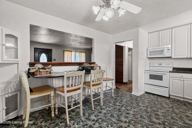 6308 Cooper Chapel Rd, Louisville, KY 40229