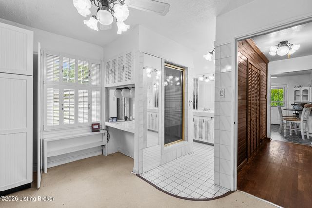 6308 Cooper Chapel Rd, Louisville, KY 40229