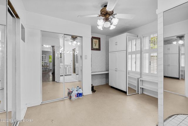 6308 Cooper Chapel Rd, Louisville, KY 40229