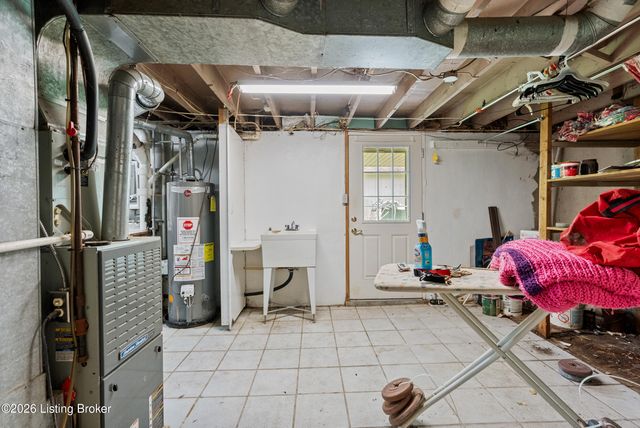 6308 Cooper Chapel Rd, Louisville, KY 40229