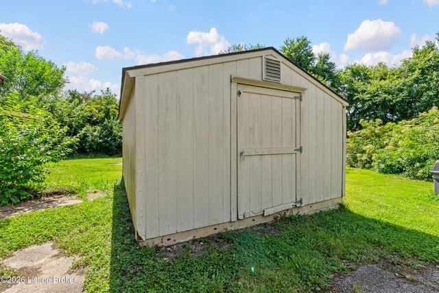 6308 Cooper Chapel Rd, Louisville, KY 40229