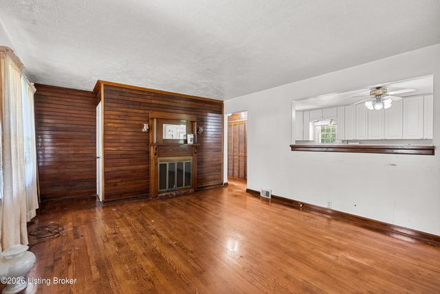 6308 Cooper Chapel Rd, Louisville, KY 40229